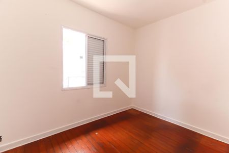 Quarto 1 de casa à venda com 2 quartos, 60m² em Vila Bertioga, São Paulo