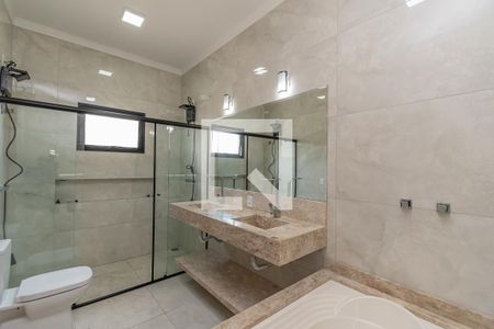 Banheiro Suíte Master de casa de condomínio para alugar com 3 quartos, 240m² em Jardim Green Park Residence, Hortolândia