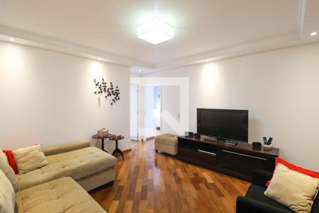 Casa para alugar com 3 quartos, 230m² em Jardim Leonor Mendes de Barros, São Paulo