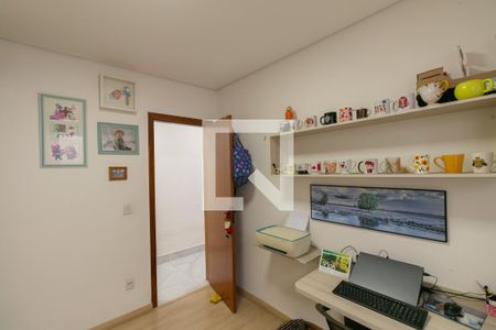 Casa à venda com 3 quartos, 180m² em Vila Cloris, Belo Horizonte