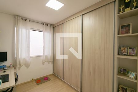 Casa à venda com 3 quartos, 180m² em Vila Cloris, Belo Horizonte
