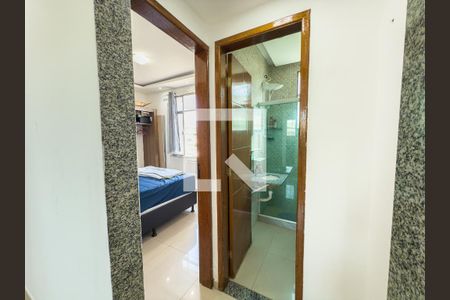 Corredor de apartamento à venda com 1 quarto, 40m² em Vista Alegre, Rio de Janeiro