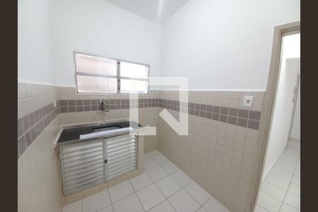 Cozinha de apartamento para alugar com 1 quarto, 45m² em Itararé, São Vicente