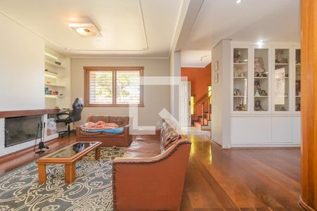 Casa à venda com 3 quartos, 220m² em Camaquã, Porto Alegre