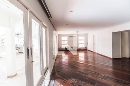 Sala de casa de condomínio para alugar com 4 quartos, 400m² em Residencial Onze (alphaville), Santana de Parnaíba