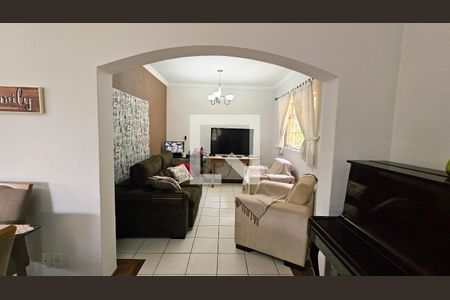 Casa para alugar com 4 quartos, 647m² em Medeiros, Jundiaí