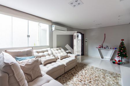 Sala de casa à venda com 4 quartos, 154m² em Jardim das Flores, Osasco