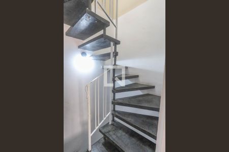 Escada de casa de condomínio à venda com 3 quartos, 208m² em Centro, Diadema