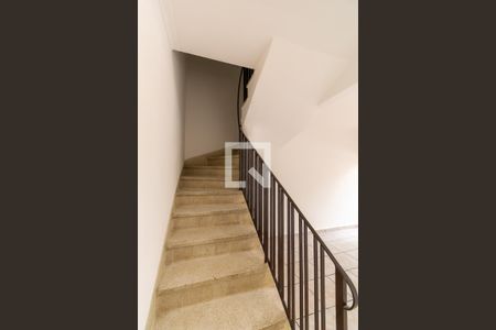 Escada de casa à venda com 2 quartos, 95m² em São Lucas, São Paulo