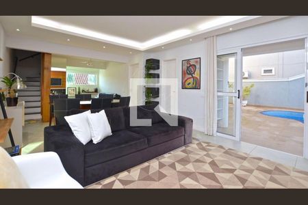 Casa à venda com 3 quartos, 260m² em Cidade São Francisco, São Paulo