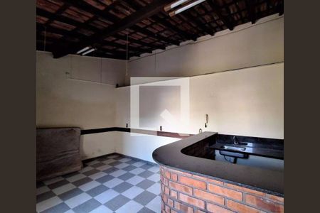 Casa à venda com 3 quartos, 271m² em Quintas, Nova Lima