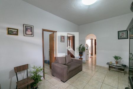 Casa à venda com 4 quartos, 285m² em Floramar, Belo Horizonte