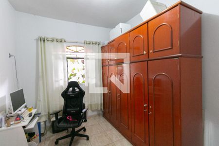 Casa à venda com 4 quartos, 285m² em Floramar, Belo Horizonte