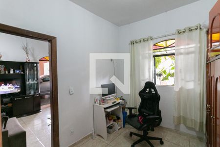 Casa à venda com 4 quartos, 285m² em Floramar, Belo Horizonte