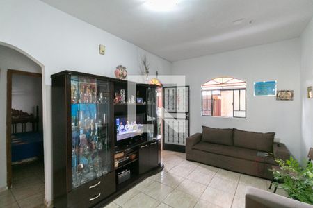 Casa à venda com 4 quartos, 285m² em Floramar, Belo Horizonte