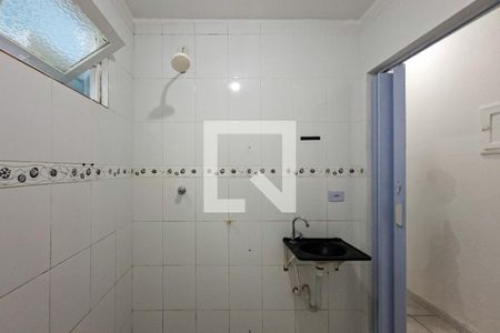 Banheiro Social de kitnet/studio para alugar com 1 quarto, 29m² em Boqueirão, Praia Grande