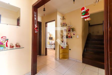 Corredor Entrada de casa à venda com 4 quartos, 250m² em Ferreira, São Paulo