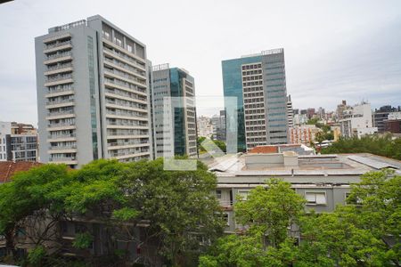 Sala _Quartos _Vista de kitnet/studio à venda com 1 quarto, 43m² em Auxiliadora, Porto Alegre