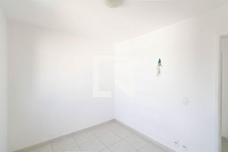 Quarto 1 de apartamento para alugar com 2 quartos, 52m² em Inhoaíba, Rio de Janeiro