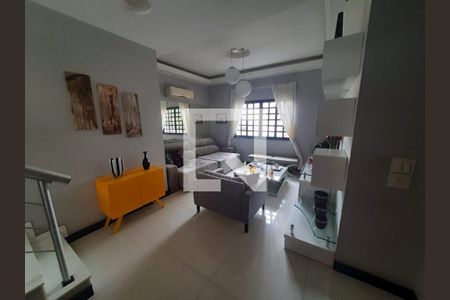 Sala de casa de condomínio à venda com 3 quartos, 310m² em Taquara, Rio de Janeiro