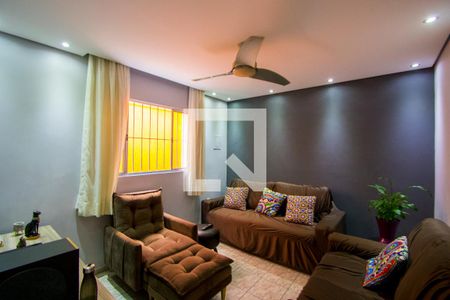Sala de TV de casa à venda com 3 quartos, 124m² em Jardim Marek, Santo André