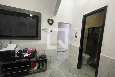 Sala de casa para alugar com 6 quartos, 180m² em Santo Antonio, Duque de Caxias