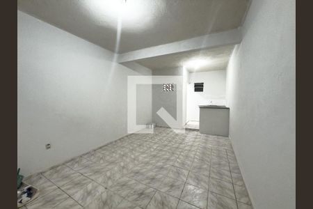 Sala/Quarto de kitnet/studio para alugar com 1 quarto, 35m² em Penha Circular, Rio de Janeiro