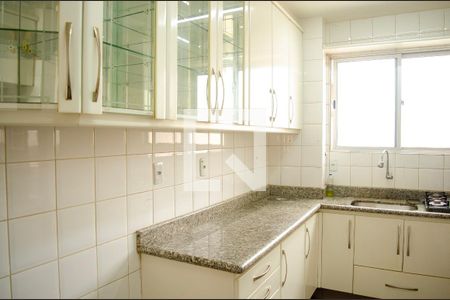 Apartamento para alugar com 4 quartos, 121m² em Nova Suiça, Goiânia