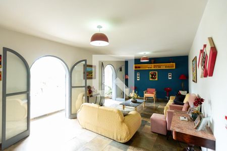 Casa à venda com 3 quartos, 332m² em Vila Nogueira, Campinas