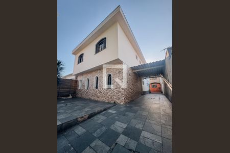 Casa à venda com 5 quartos, 220m² em Fundação, São Caetano do Sul