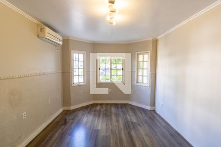 Sala de casa de condomínio à venda com 3 quartos, 190m² em Guarujá, Porto Alegre