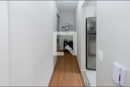 Corredor de apartamento para alugar com 2 quartos, 59m² em João Pinheiro, Belo Horizonte