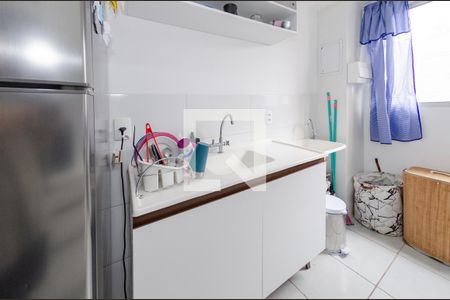Cozinha de apartamento para alugar com 2 quartos, 59m² em João Pinheiro, Belo Horizonte