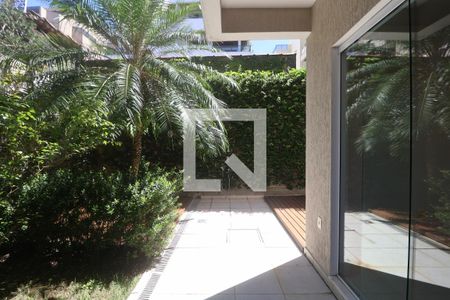 Quintal de casa para alugar com 4 quartos, 314m² em Loteamento Joao Batista Juliao, Guarujá