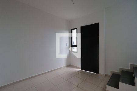 Sala de casa de condomínio para alugar com 2 quartos, 70m² em Parque Residencial Candido Portinari, Ribeirão Preto