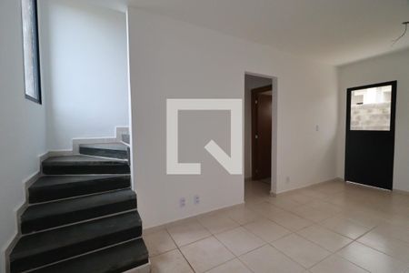 Sala de casa de condomínio para alugar com 2 quartos, 70m² em Parque Residencial Candido Portinari, Ribeirão Preto