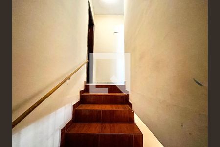 Escada de casa à venda com 3 quartos, 92m² em Vila Dionisia, São Paulo