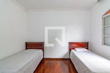 Quarto de casa à venda com 3 quartos, 177m² em João Pinheiro, Belo Horizonte