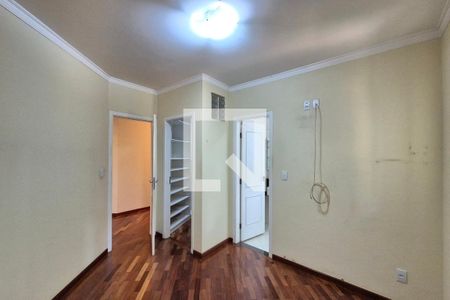 Quarto 1 - Suíte de casa de condomínio à venda com 4 quartos, 291m² em Jardim Nova Europa, Campinas