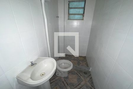 Banheiro de casa para alugar com 1 quarto, 42m² em Parque Lafaiete, Duque de Caxias