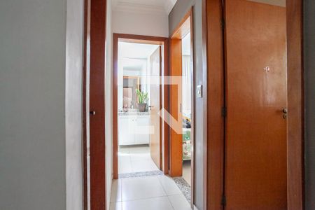 Corredor de apartamento à venda com 3 quartos, 90m² em Sinimbu, Belo Horizonte