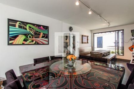 Casa à venda com 4 quartos, 485m² em Vila Sofia, São Paulo