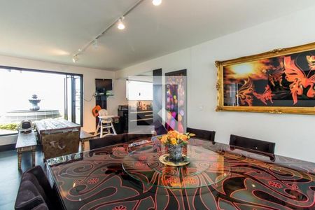 Casa à venda com 4 quartos, 485m² em Vila Sofia, São Paulo