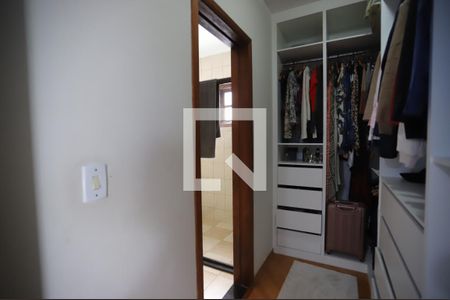 Closet da suíte de casa para alugar com 2 quartos, 300m² em Jardim Suzano, Suzano