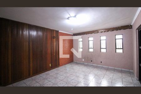 Casa para alugar com 3 quartos, 130m² em Vila Renato (zona Leste), São Paulo