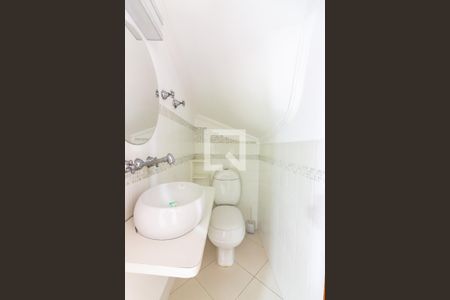 Lavabo de casa para alugar com 3 quartos, 330m² em Km 18, Osasco