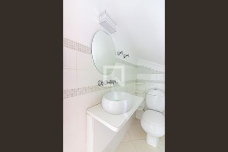 Lavabo de casa para alugar com 3 quartos, 330m² em Km 18, Osasco