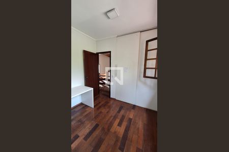 Casa para alugar com 3 quartos, 200m² em Rio Cotia, Cotia