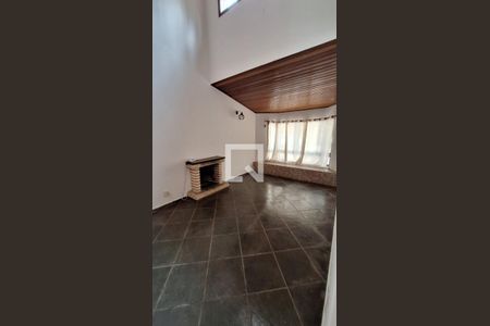 Casa para alugar com 3 quartos, 200m² em Rio Cotia, Cotia