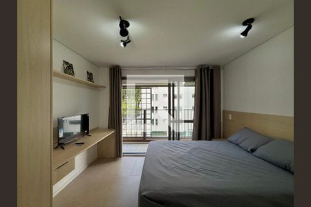 Quarto de kitnet/studio para alugar com 0 quarto, 26m² em Campo Belo, São Paulo